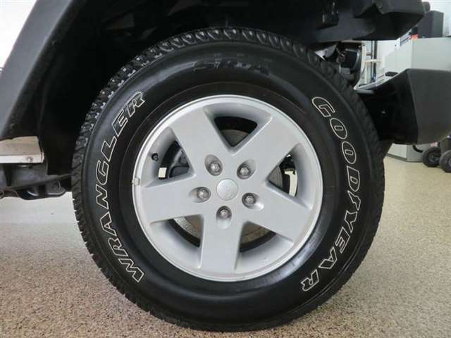 Jeep Wrangler Unlimited 2010 photo 18